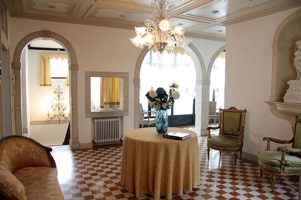 Domus Dotti V Guest House Treviso Exterior foto